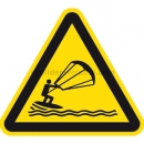 Gefahrenzeichen: Warnung vor Kitesurfern nach ISO 20712-1 (WSW 020)